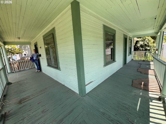 4904 Ne 12TH Ave, Portland, OR 97211