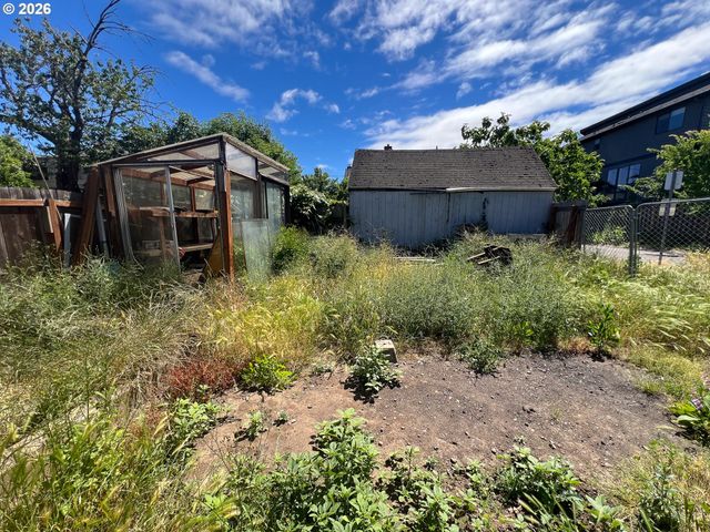 4904 Ne 12TH Ave, Portland, OR 97211