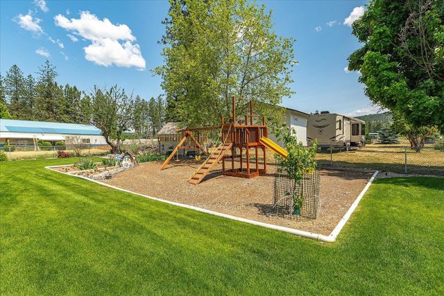 16324 N Cimmeron Ct, Nine Mile Falls, WA 99026