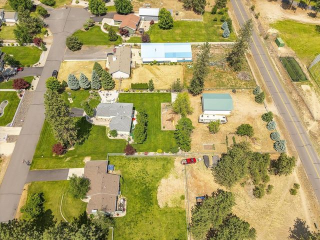 16324 N Cimmeron Ct, Nine Mile Falls, WA 99026