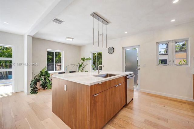 830 NE 72nd St, Miami, FL 33138