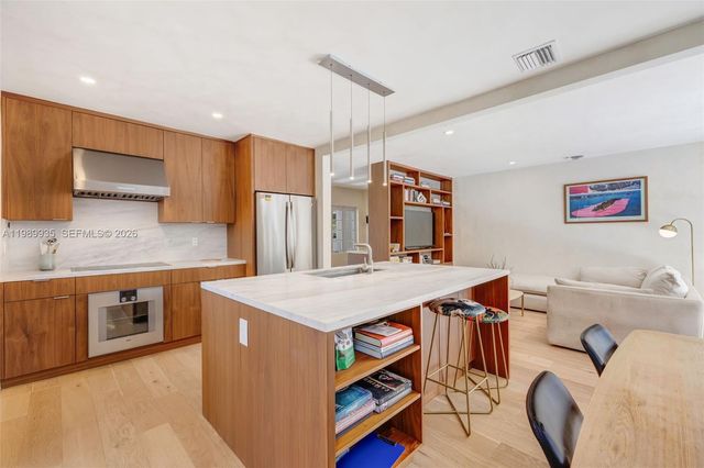 830 NE 72nd St, Miami, FL 33138