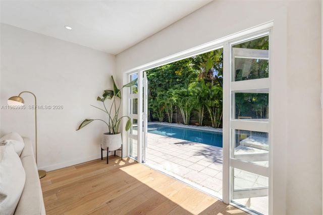 830 NE 72nd St, Miami, FL 33138