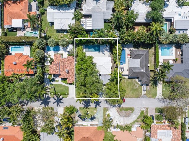 830 NE 72nd St, Miami, FL 33138