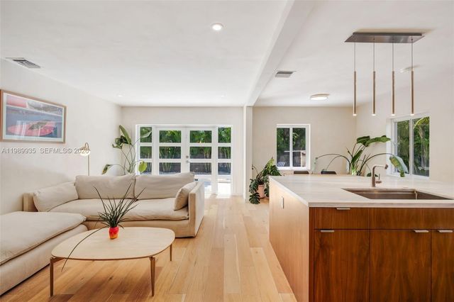 830 NE 72nd St, Miami, FL 33138