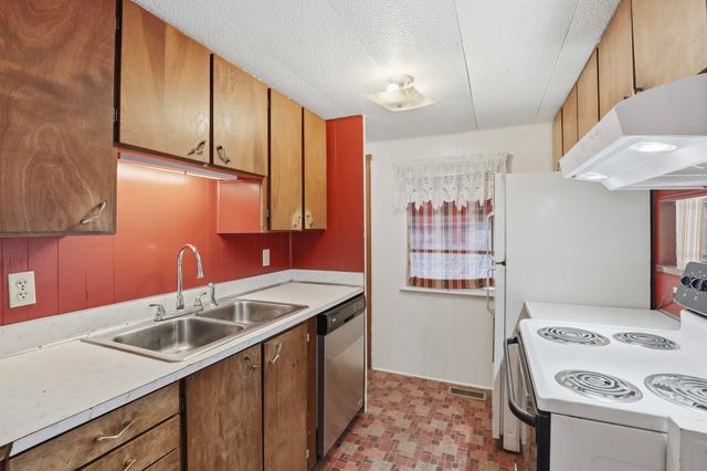 41210 N Newport Hwy Hwy, Elk, WA 99009