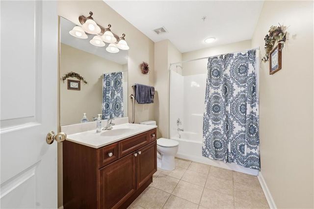 7104 Hedge Lane Terrace, Shawnee, KS 66227
