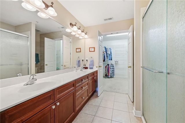 7104 Hedge Lane Terrace, Shawnee, KS 66227