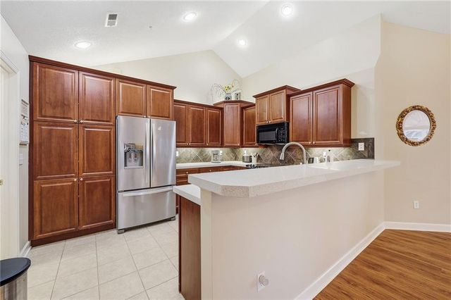 7104 Hedge Lane Terrace, Shawnee, KS 66227