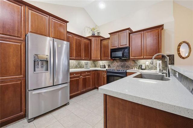 7104 Hedge Lane Terrace, Shawnee, KS 66227