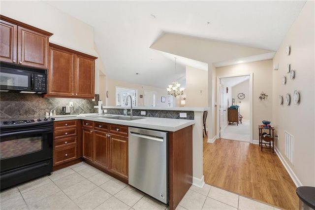 7104 Hedge Lane Terrace, Shawnee, KS 66227