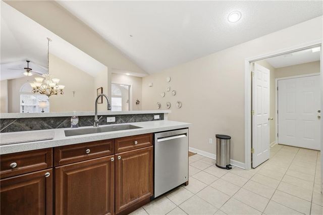7104 Hedge Lane Terrace, Shawnee, KS 66227