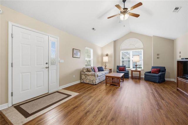 7104 Hedge Lane Terrace, Shawnee, KS 66227