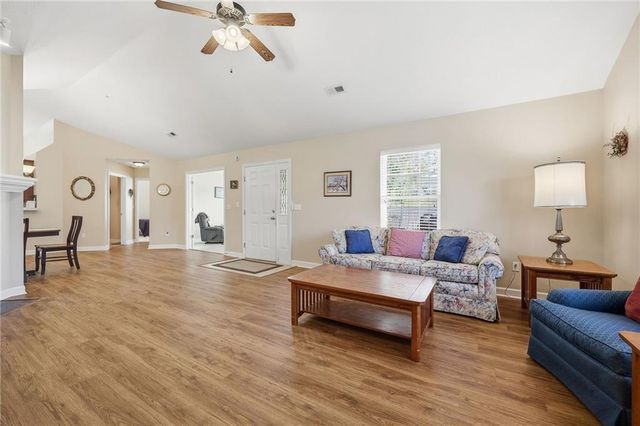 7104 Hedge Lane Terrace, Shawnee, KS 66227