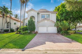 5805 NW 108th Pl, Doral, FL 33178