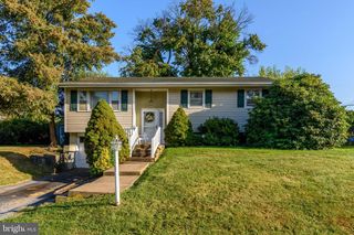 3 POCONO DRIVE, Mechanicsburg, PA 17055