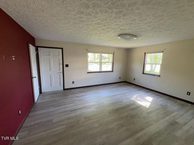 965 Roaring Fork Road, Greeneville, TN 37745