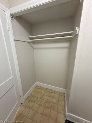 1016 Gillett Street, Port Huron, MI 48060