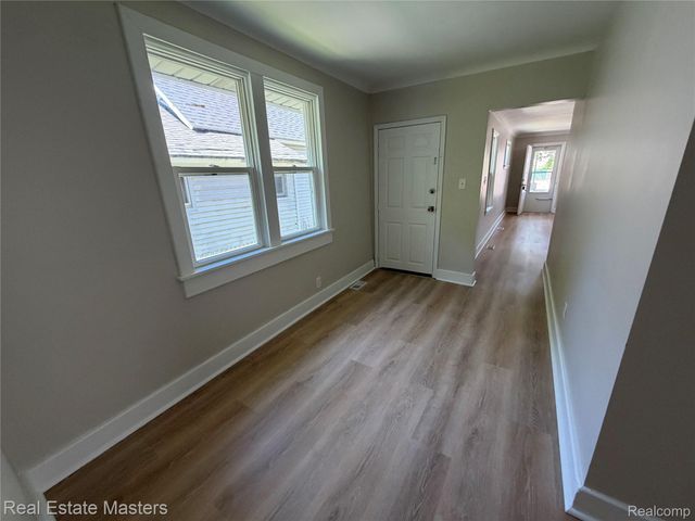 1016 Gillett Street, Port Huron, MI 48060