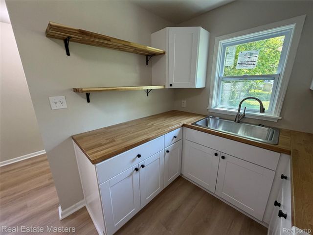 1016 Gillett Street, Port Huron, MI 48060