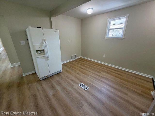 1016 Gillett Street, Port Huron, MI 48060