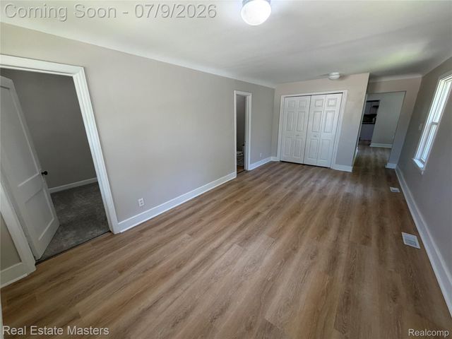 1016 Gillett Street, Port Huron, MI 48060