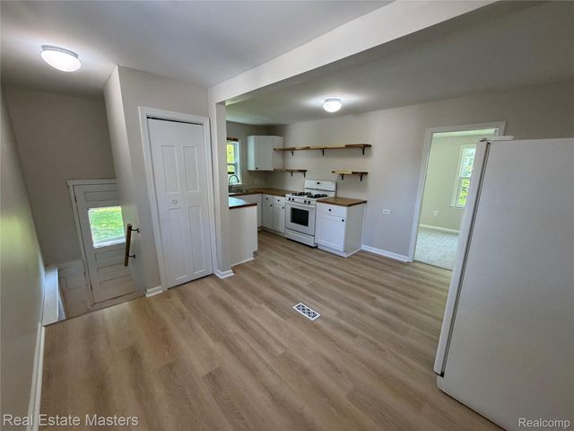 1016 Gillett Street, Port Huron, MI 48060