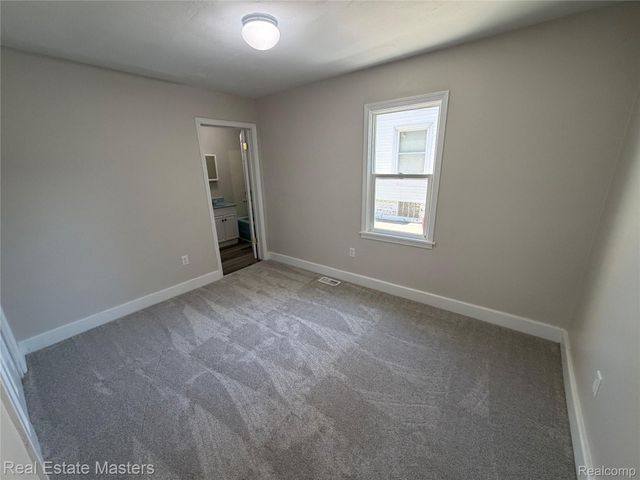 1016 Gillett Street, Port Huron, MI 48060