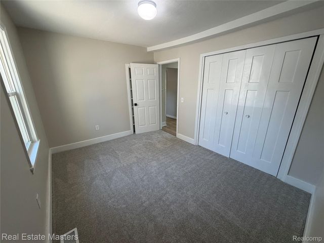 1016 Gillett Street, Port Huron, MI 48060
