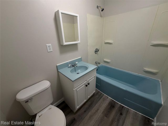 1016 Gillett Street, Port Huron, MI 48060