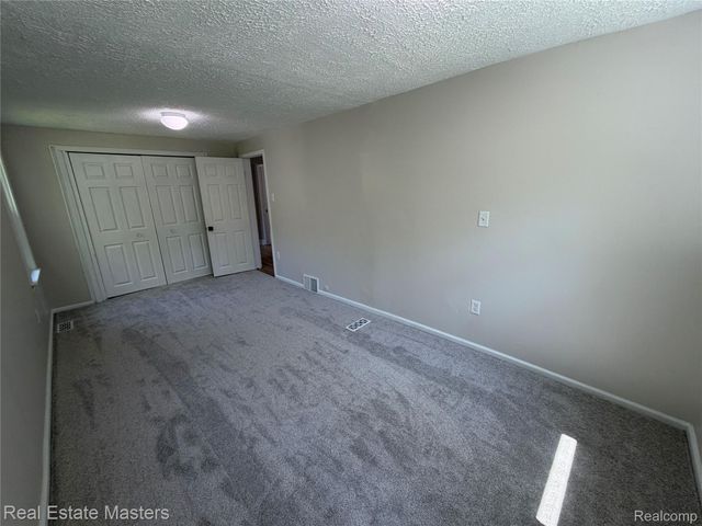 1016 Gillett Street, Port Huron, MI 48060