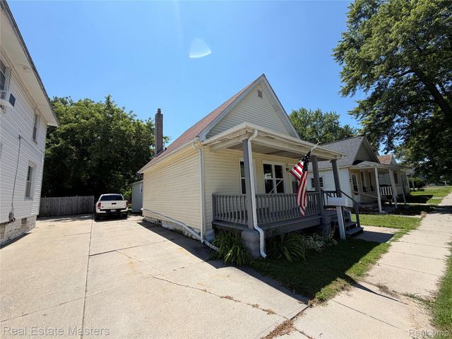 1016 Gillett Street, Port Huron, MI 48060