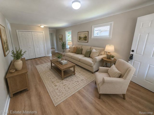 1016 Gillett Street, Port Huron, MI 48060