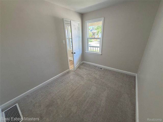 1016 Gillett Street, Port Huron, MI 48060