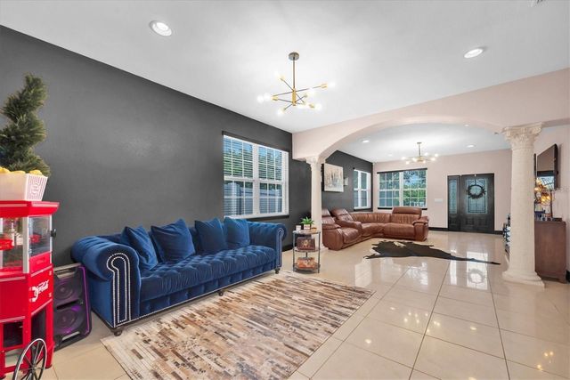 8930 N NEWPORT AVENUE, Tampa, FL 33604