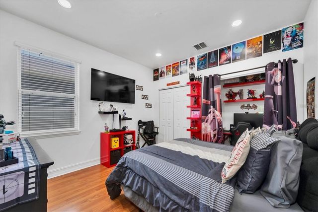 8930 N NEWPORT AVENUE, Tampa, FL 33604