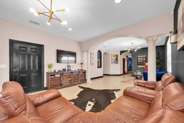8930 N NEWPORT AVENUE, Tampa, FL 33604