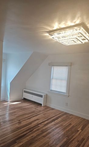 9 Howe Ave, Shrewsbury, MA 01545