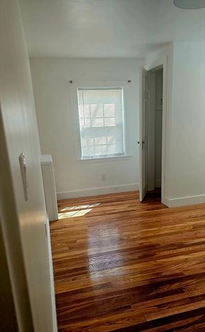9 Howe Ave, Shrewsbury, MA 01545