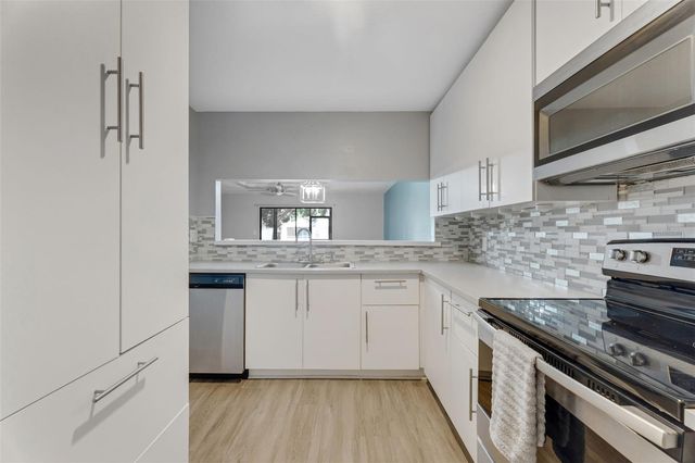 301 ORANGE BLOSSOM DRIVE, Winter Haven, FL 33880