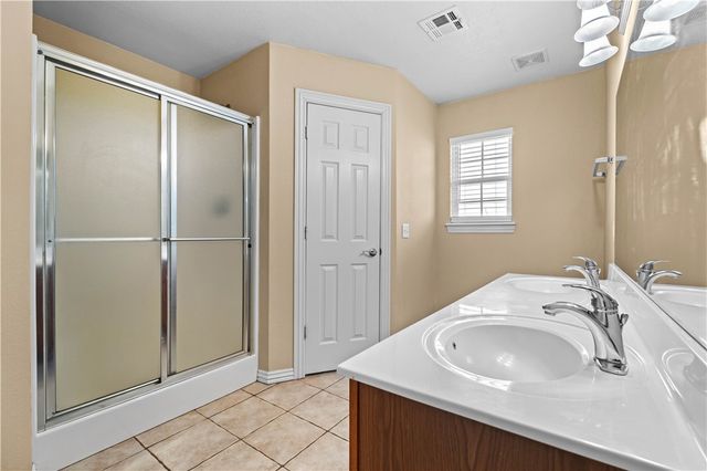 430 Firewood Drive, Centerton, AR 72719