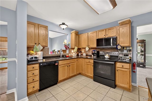 5212 Harriet Fisher Drive, Clay, NY 13041