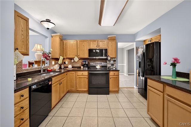 5212 Harriet Fisher Drive, Clay, NY 13041