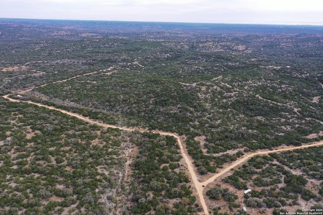 1048 SD 46067, Rocksprings, TX 78880