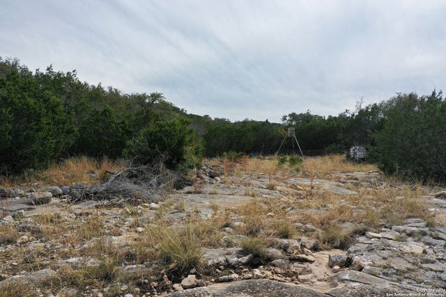 1048 SD 46067, Rocksprings, TX 78880