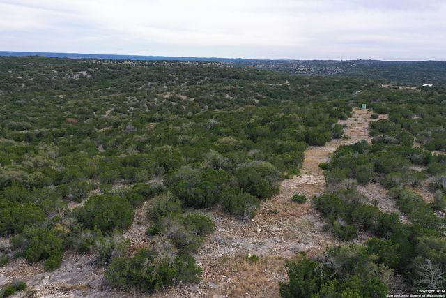 1048 SD 46067, Rocksprings, TX 78880