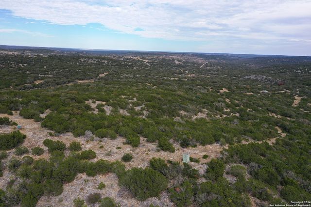 1048 SD 46067, Rocksprings, TX 78880