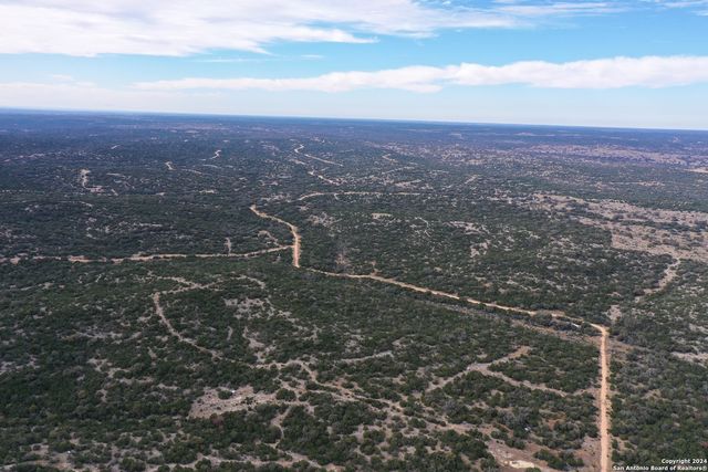 1048 SD 46067, Rocksprings, TX 78880