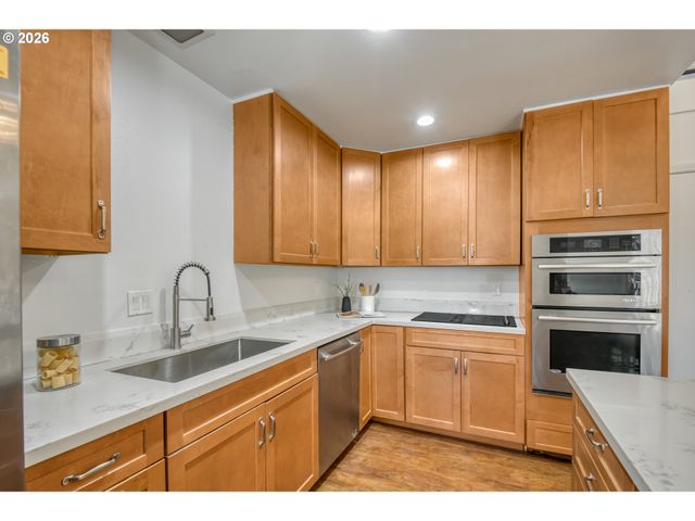 11525 Se FLAVEL St, Portland, OR 97266