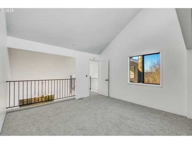 11525 Se FLAVEL St, Portland, OR 97266